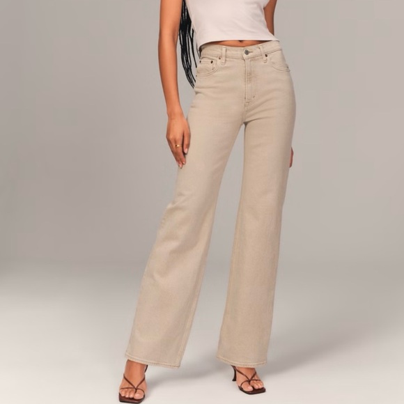 Abercrombie & Fitch Denim - Abercrombie & Fitch Curve Love Cream 90’s High Rise Relaxed Jean Size 31/14